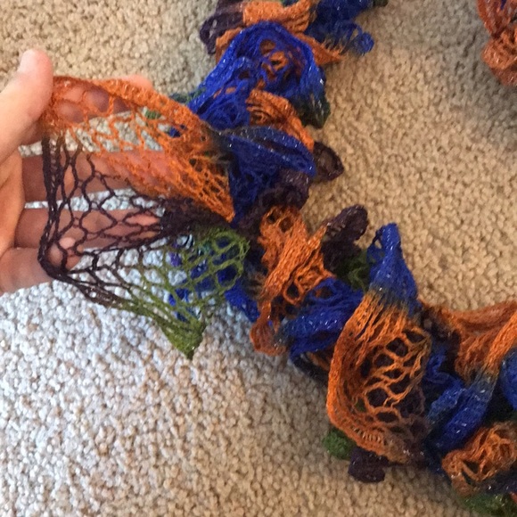 Hand made Ruffle Scarf - Picture 2 of 2